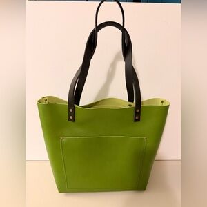 Green Apple large classic tote with blandles !!